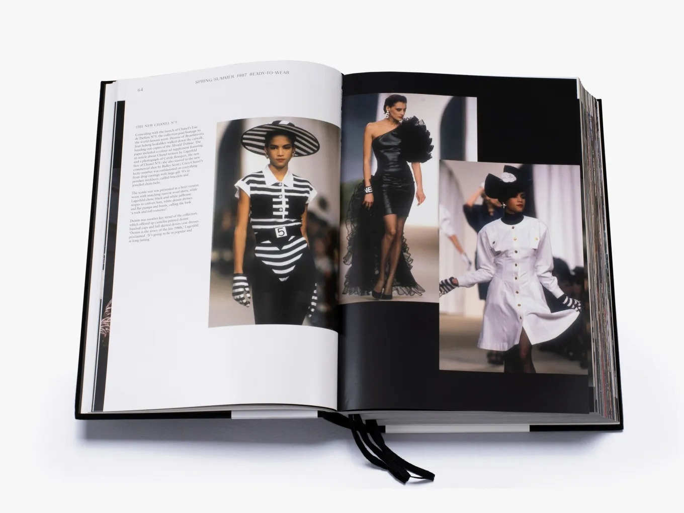 CHANEL CATWALK 全コレクション集 ルックブック　カタログ Chanel Catwalk: The Complete Collections | Koffietafelboek