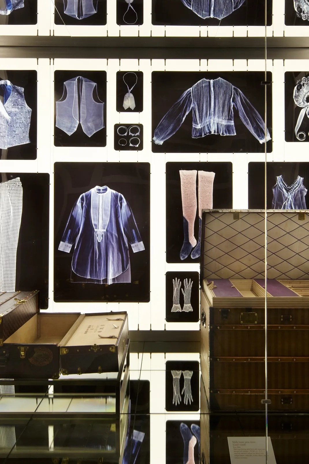 Louis Vuitton / Marc Jacobs - Buy Fashion Books | Coffee Table Book