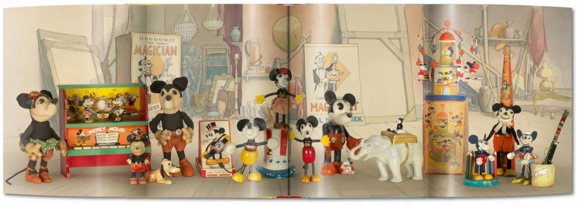 Walt Disney's Mickey Mouse. The Ultimate History | Coffee Table Book