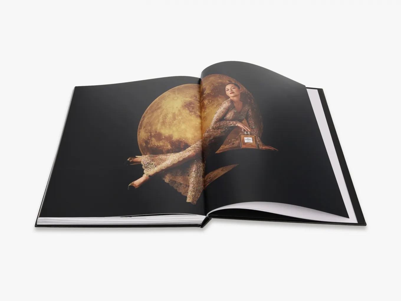 Chanel N°5 | Coffee Table Book