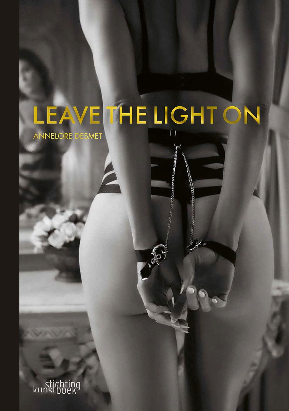 Annelore Desmet: Leave The Light On