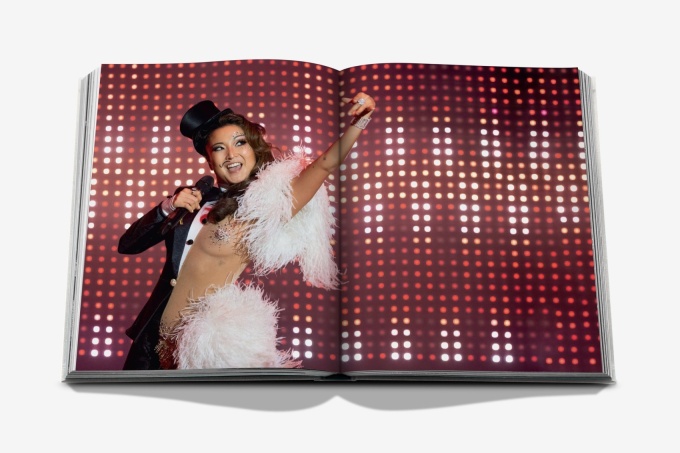 emily-in-paris-the-fashion-guide-assouline15 Emily in Paris: The Fashion Guide