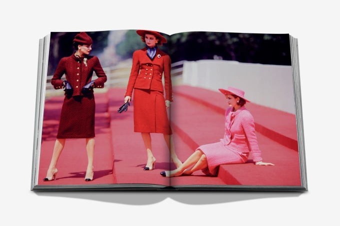 fashionphile-the-book-of-iconic-shoes4 Fashionpile: The Book of Iconic Shoes