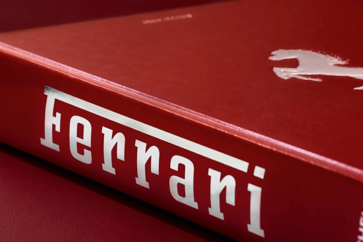 ferrari-taschen-9783754401354-