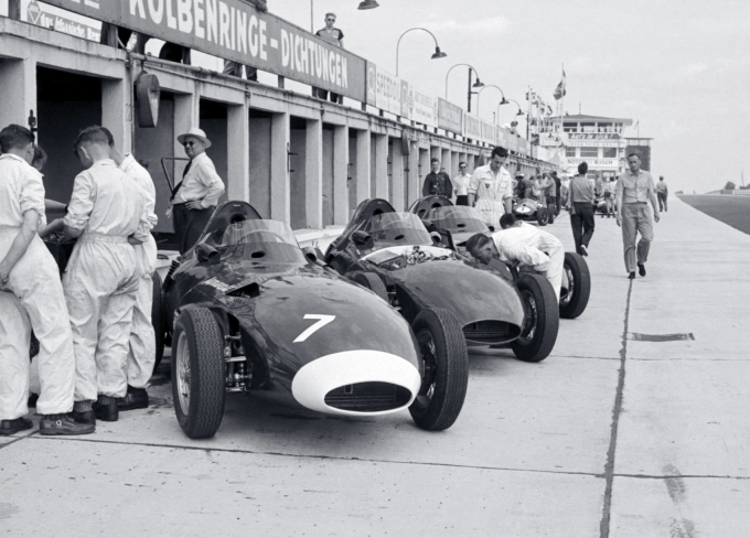 formula-1-the-art-dimension10 Formula 1: The Art Dimension