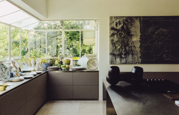 Mediterranean Homes: The Art of Embracing Light