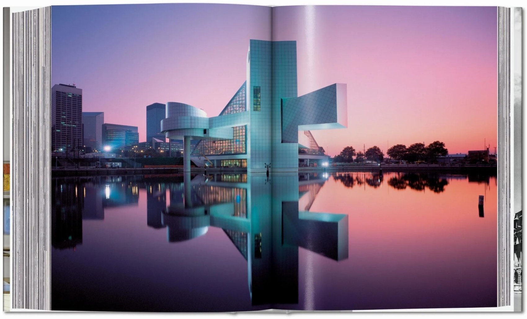 Modern Architecture A-Z | Coffee Table Book TASCHEN