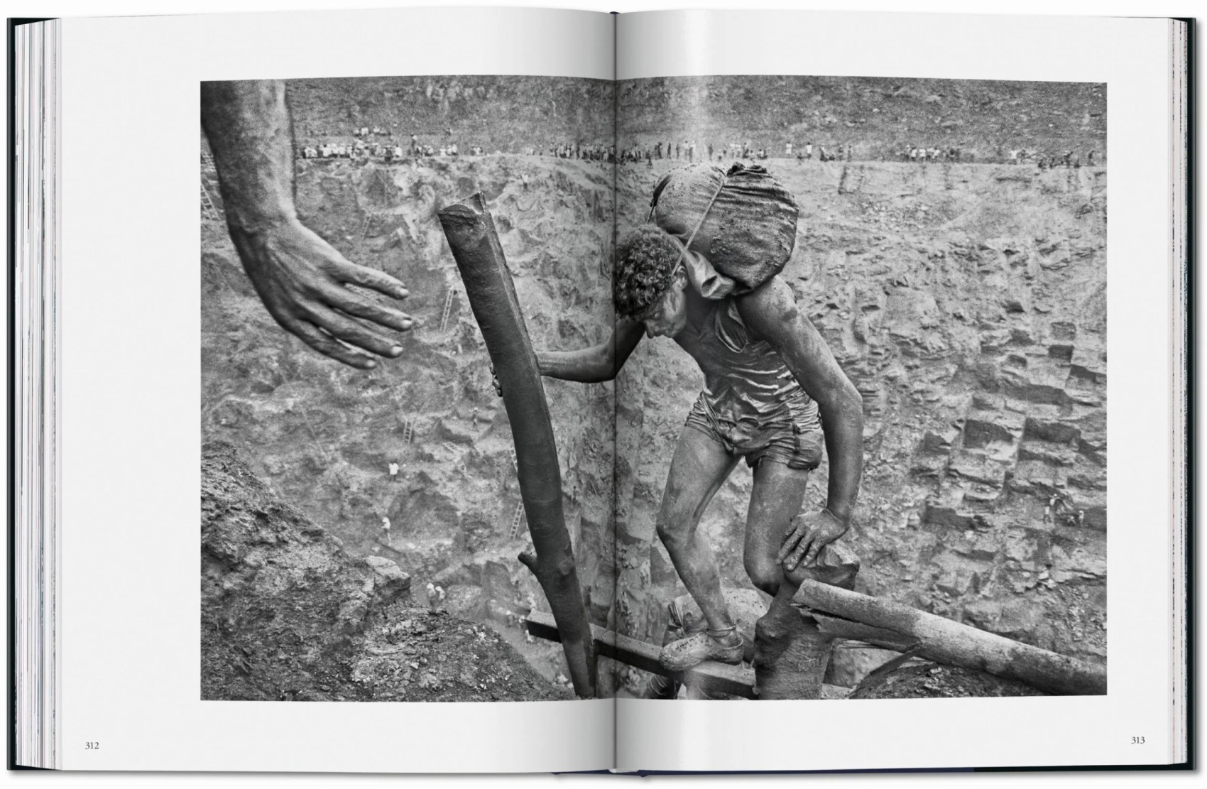 Sebastião Salgado. Workers. | TASCHEN book | Coffee Table Book.