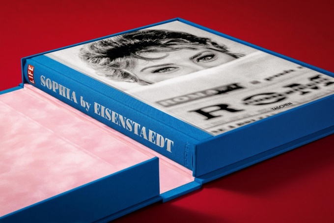 sophia-by-eisenstaedt-taschen1 Sophia by Eisenstaedt