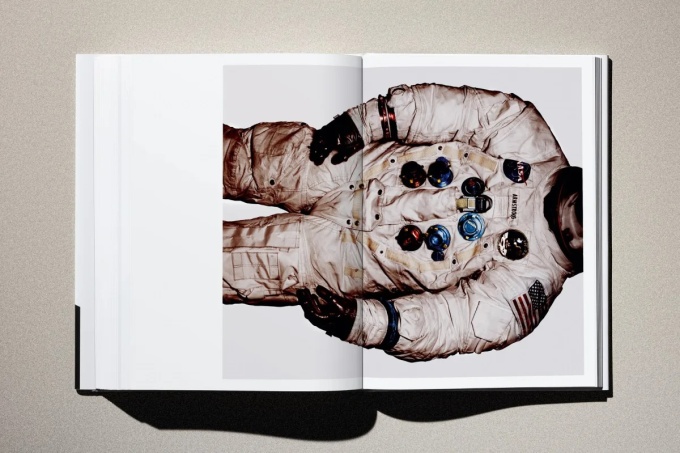 taschen-albert-watson-kaos27 Albert Watson: KAOS