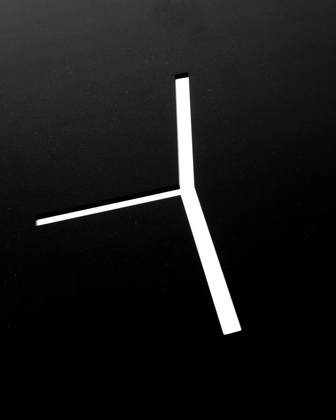 tital-bookstand-black2 TITAN Bookstand