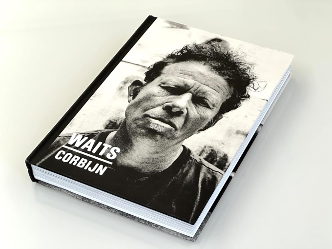 waits-corbijn-77-11-boek Waits/Corbijn '77 – '11