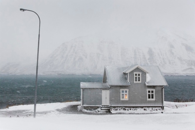 Winterland: The Colors of Snow